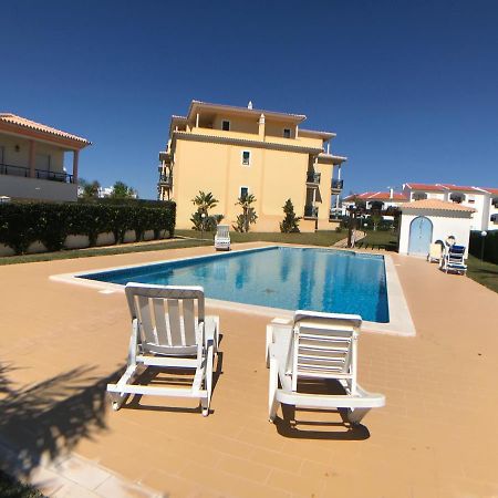 Oura Beach T1 Apartment Coral , Close To The Strip, Swimming Pool, Wi Fi, A/C Albufeira Esterno foto