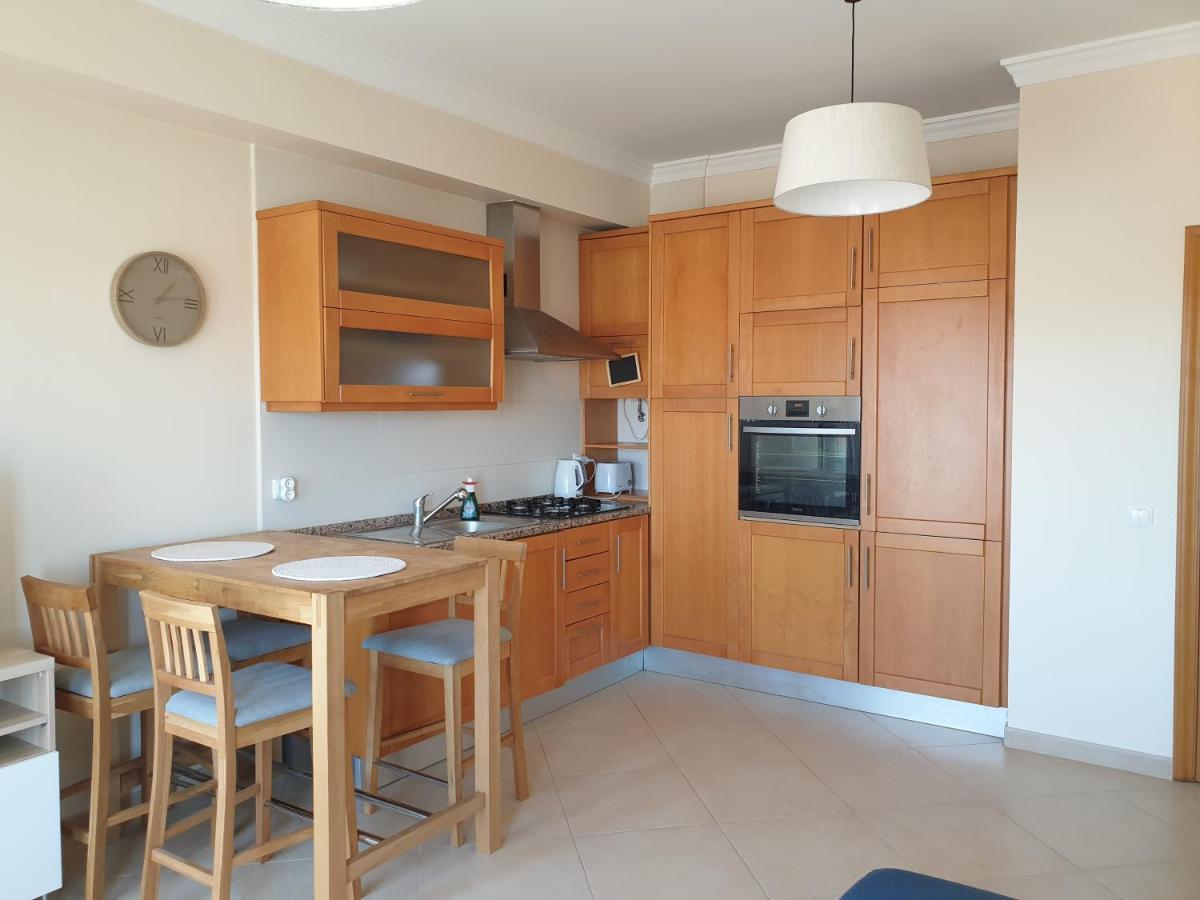 Oura Beach T1 Apartment Coral , Close To The Strip, Swimming Pool, Wi Fi, A/C Albufeira Esterno foto